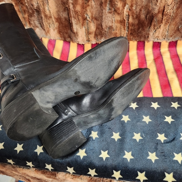 Boots - Picture 4 of 4